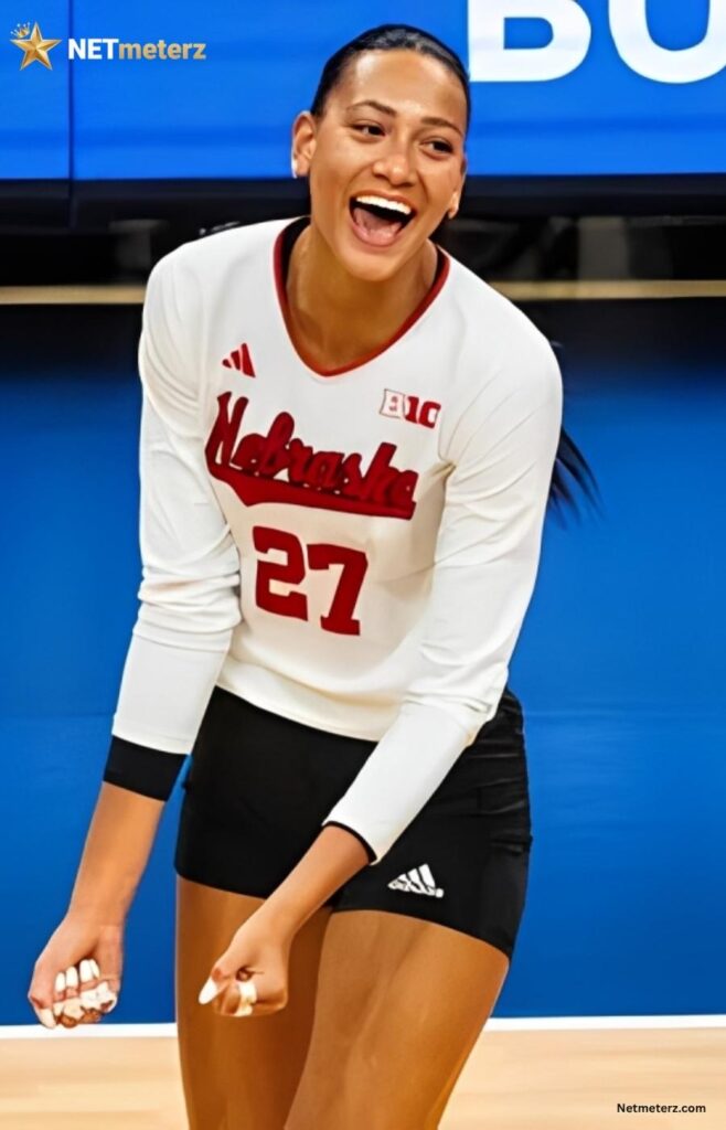 Harper Murray's Social Media